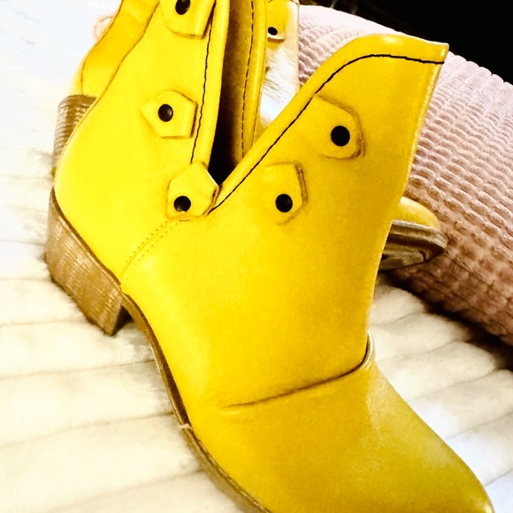 Vibrant Yellow Ankle Booties - Picture 2 of 4